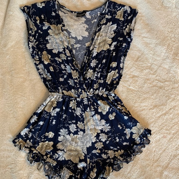 Floral romper - Picture 1 of 2